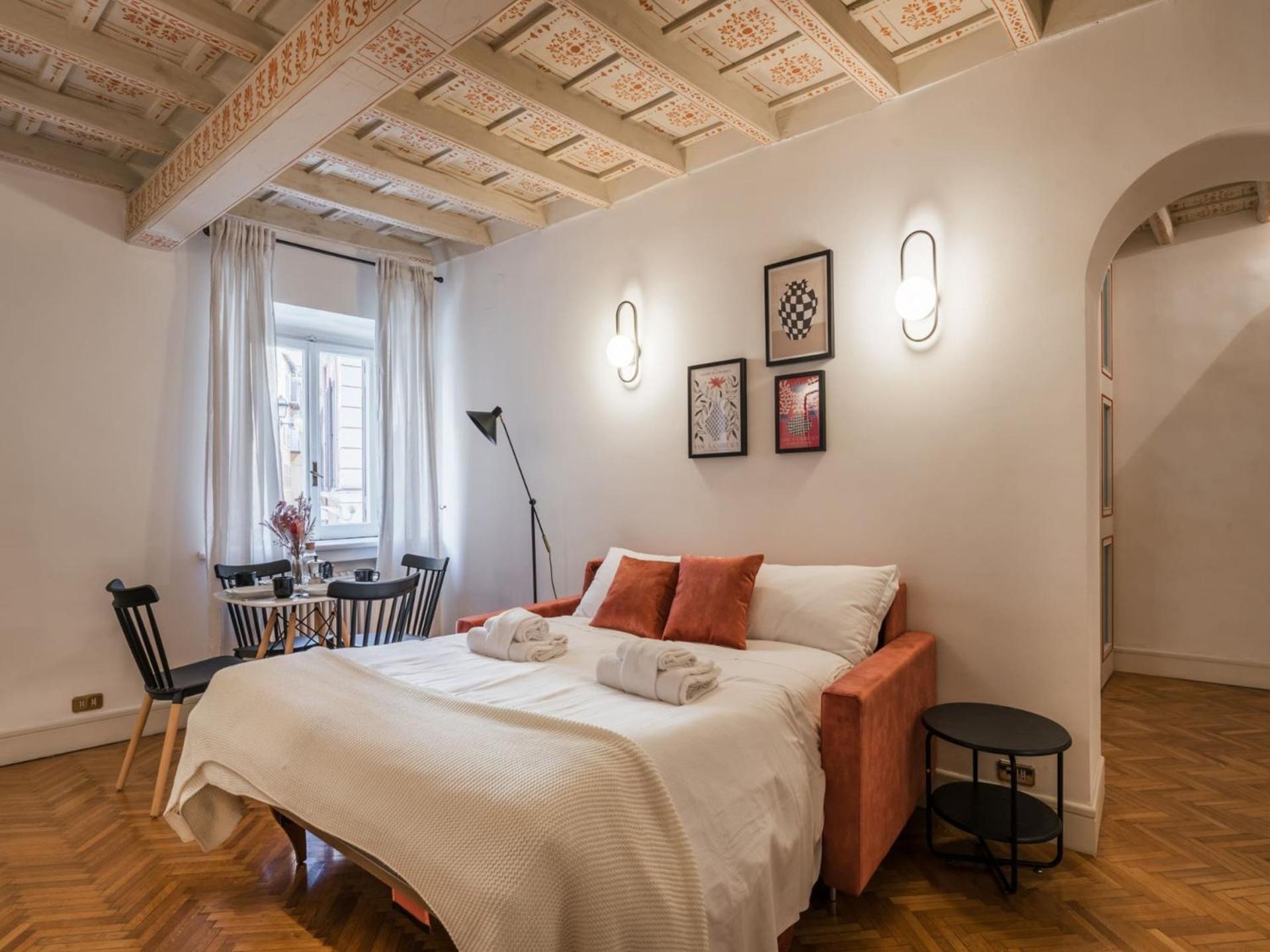 The Rent - Spacious Two-bedroom In Old Town