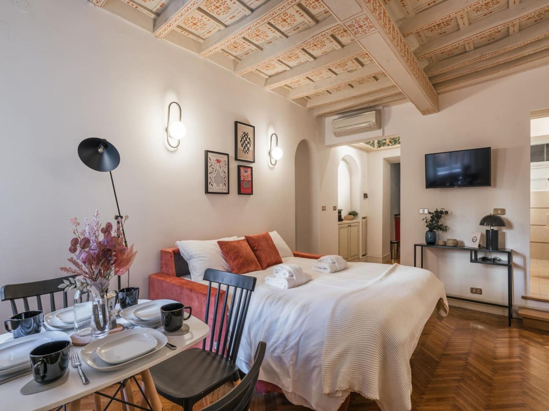 The Rent - Spacious Two-bedroom In Old Town