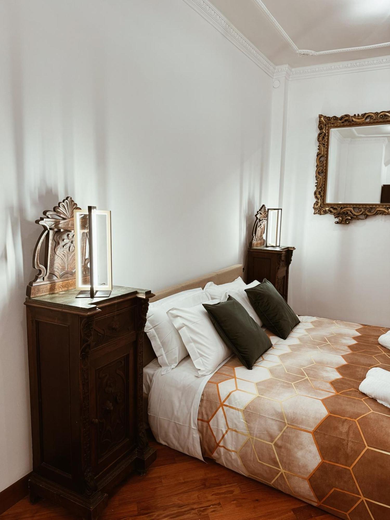 Residenza Tritone Luxury Trevi Fountain