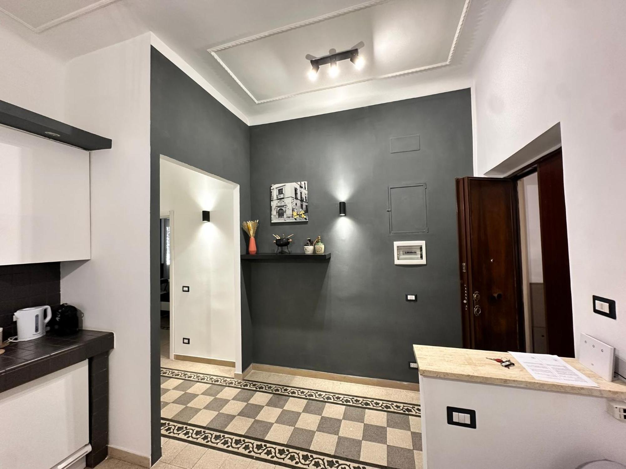 Jef Vaticano, Apartment *