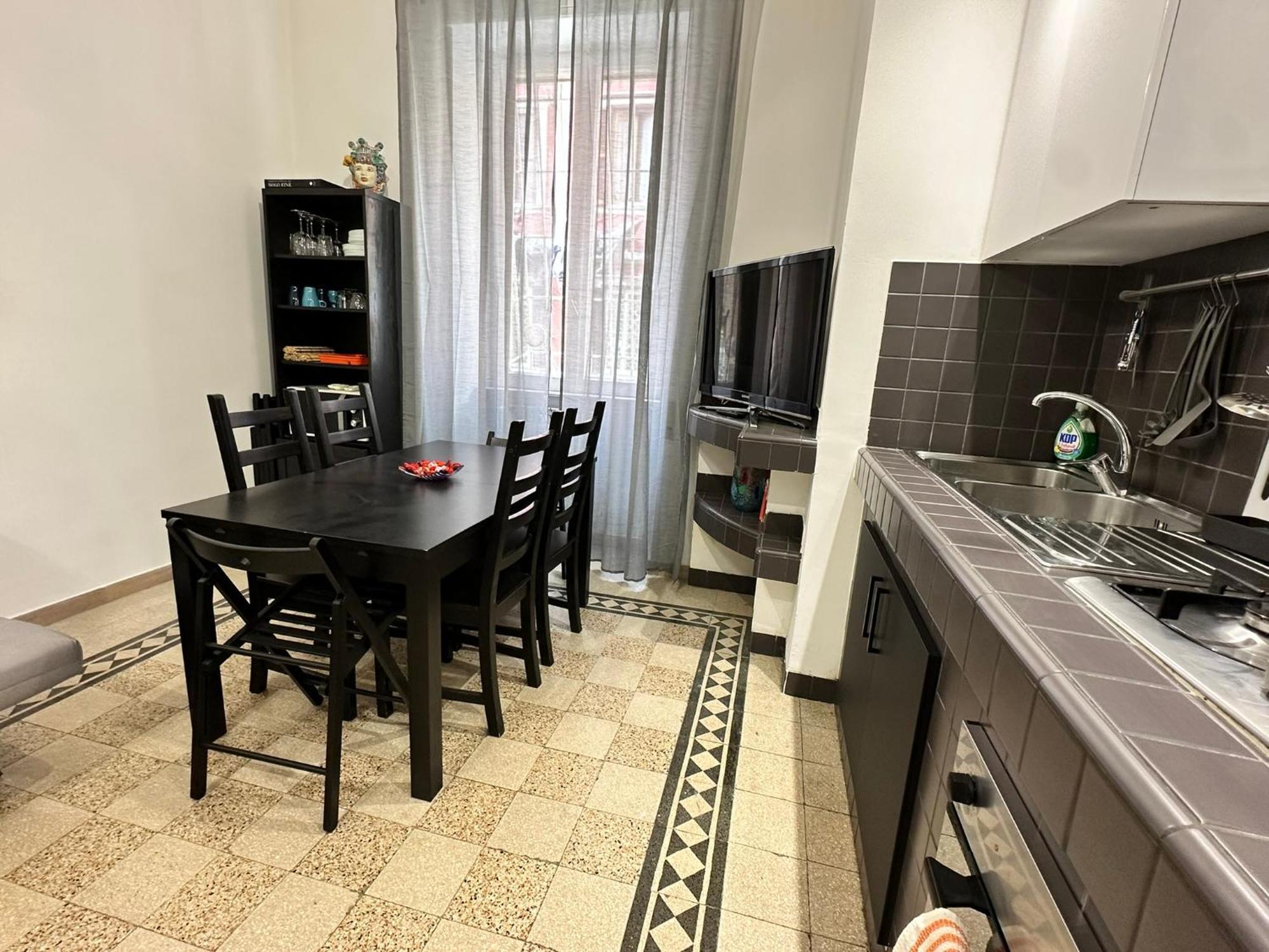 Jef Vaticano, Apartment