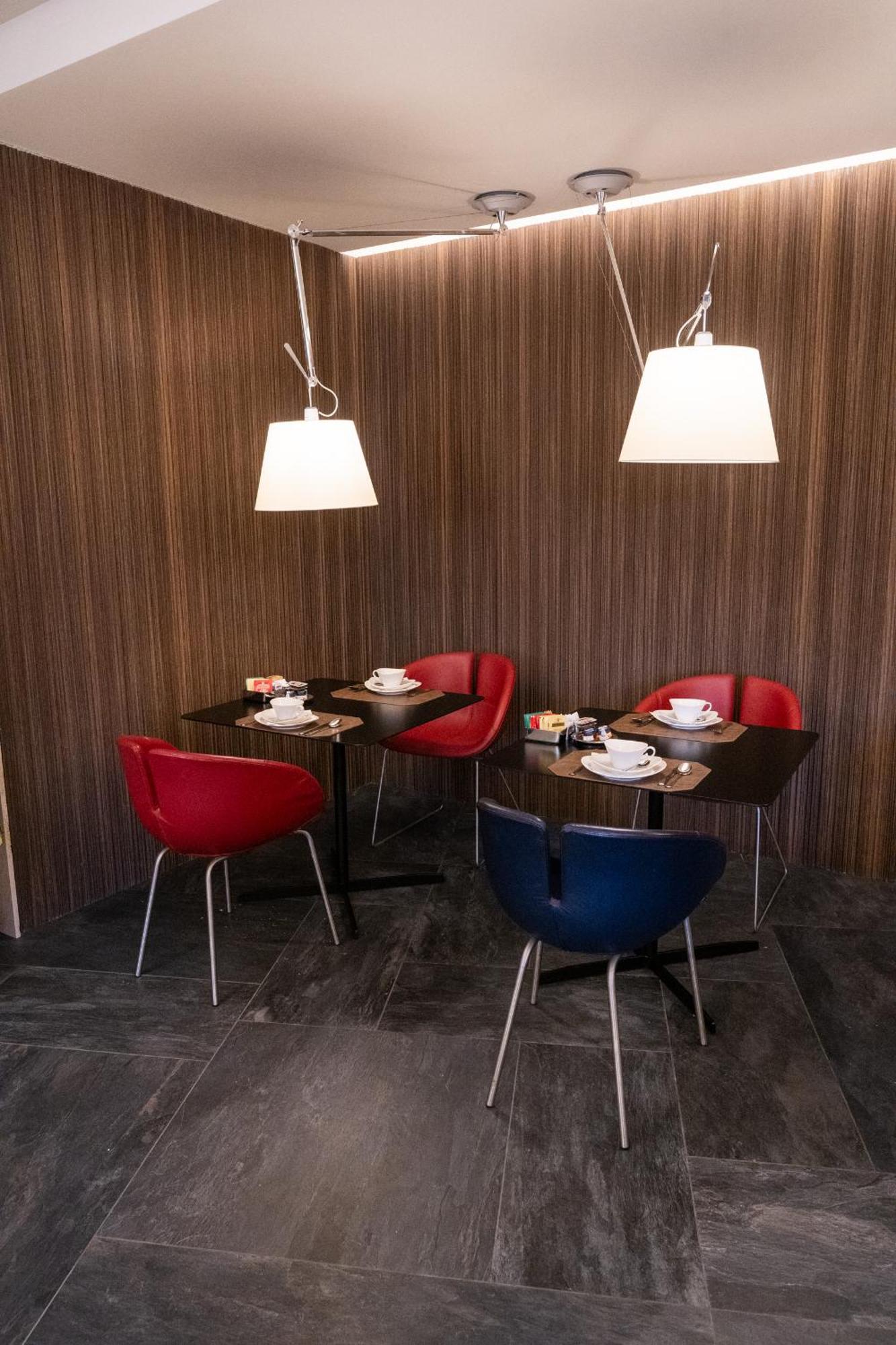 Stendhal Luxury Suites 4*