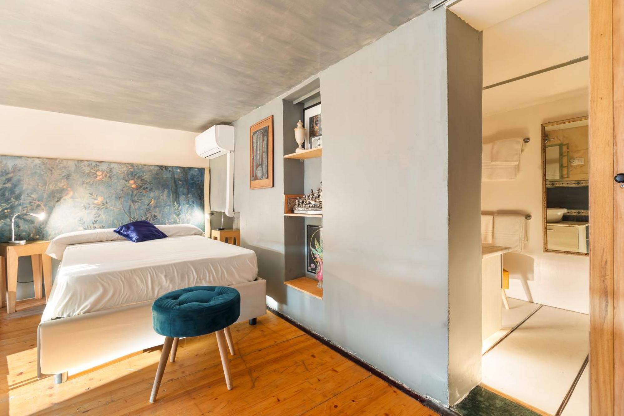 Apartment Penthouse In Exclusive Borgo Pio District