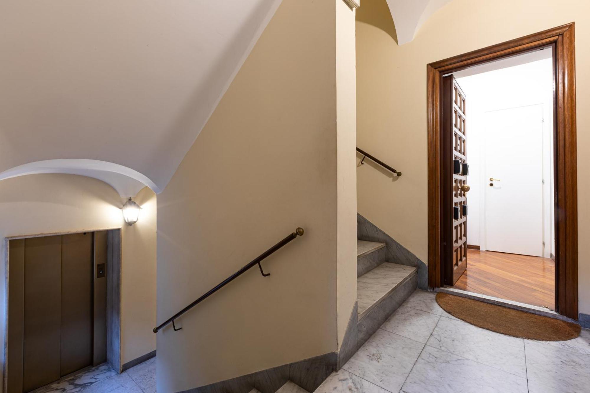 Amazing Art Deco Pantheon - Topcollection