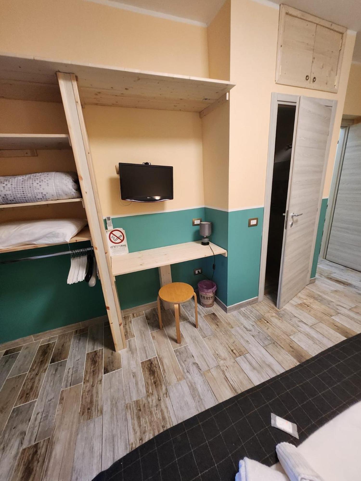 Le Terrazze Di Alberto Bed & Breakfast 2*