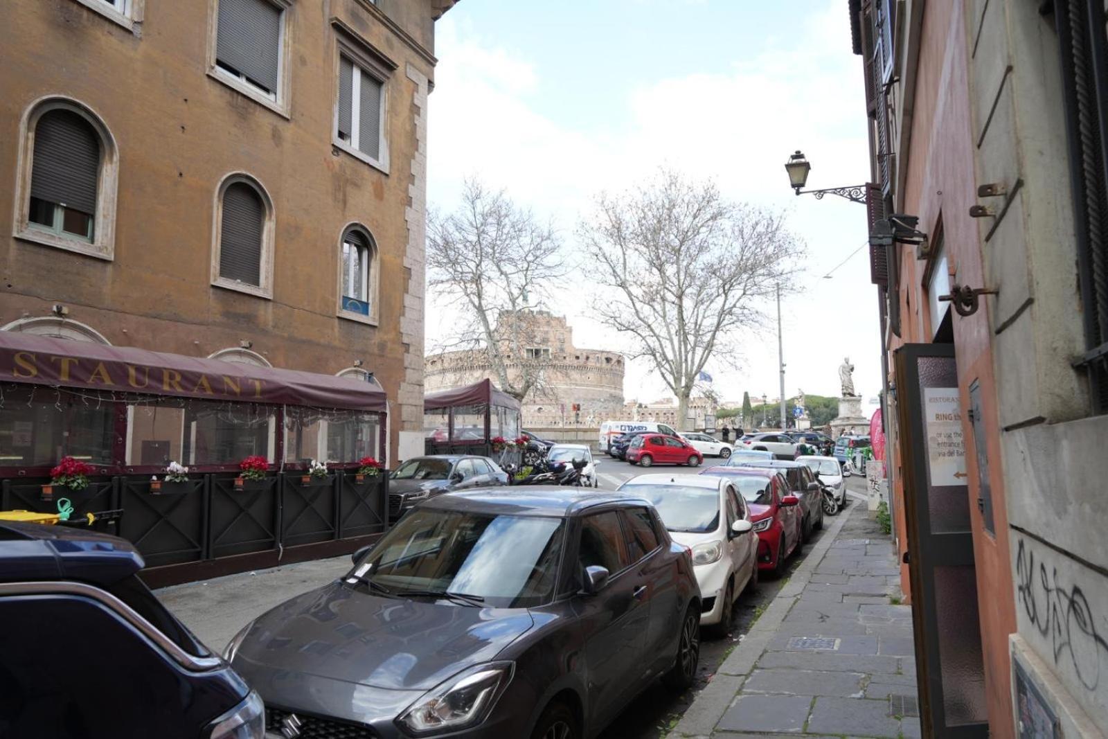 Around Castel Sant'angelo Apartment *
