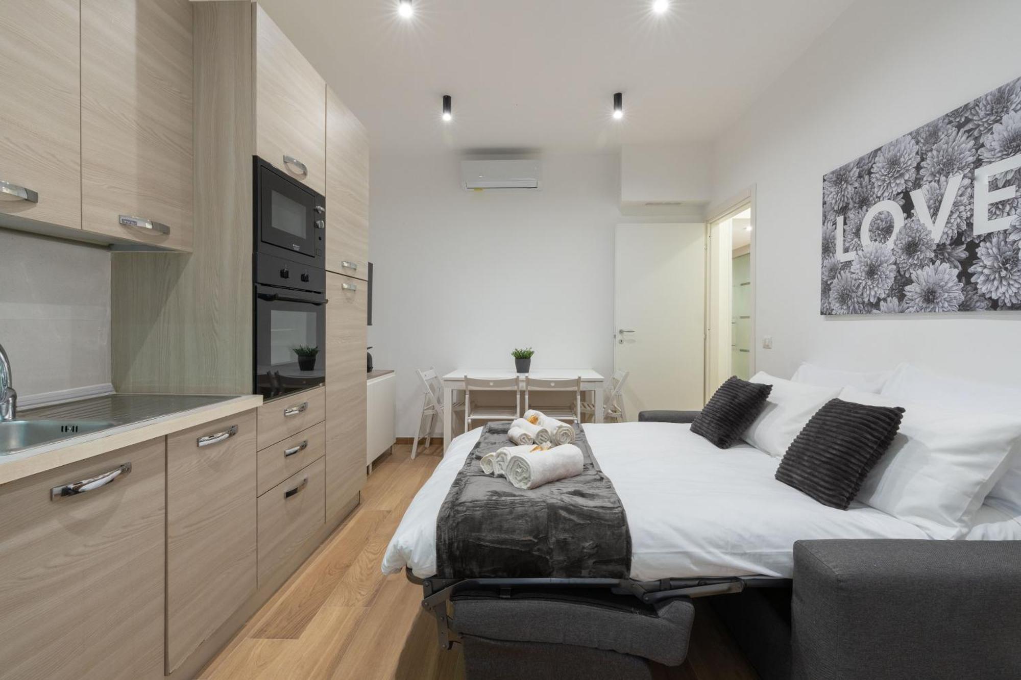 {10 Minutes From Centre} Free Wi-fi & Netflix Apartment Rome