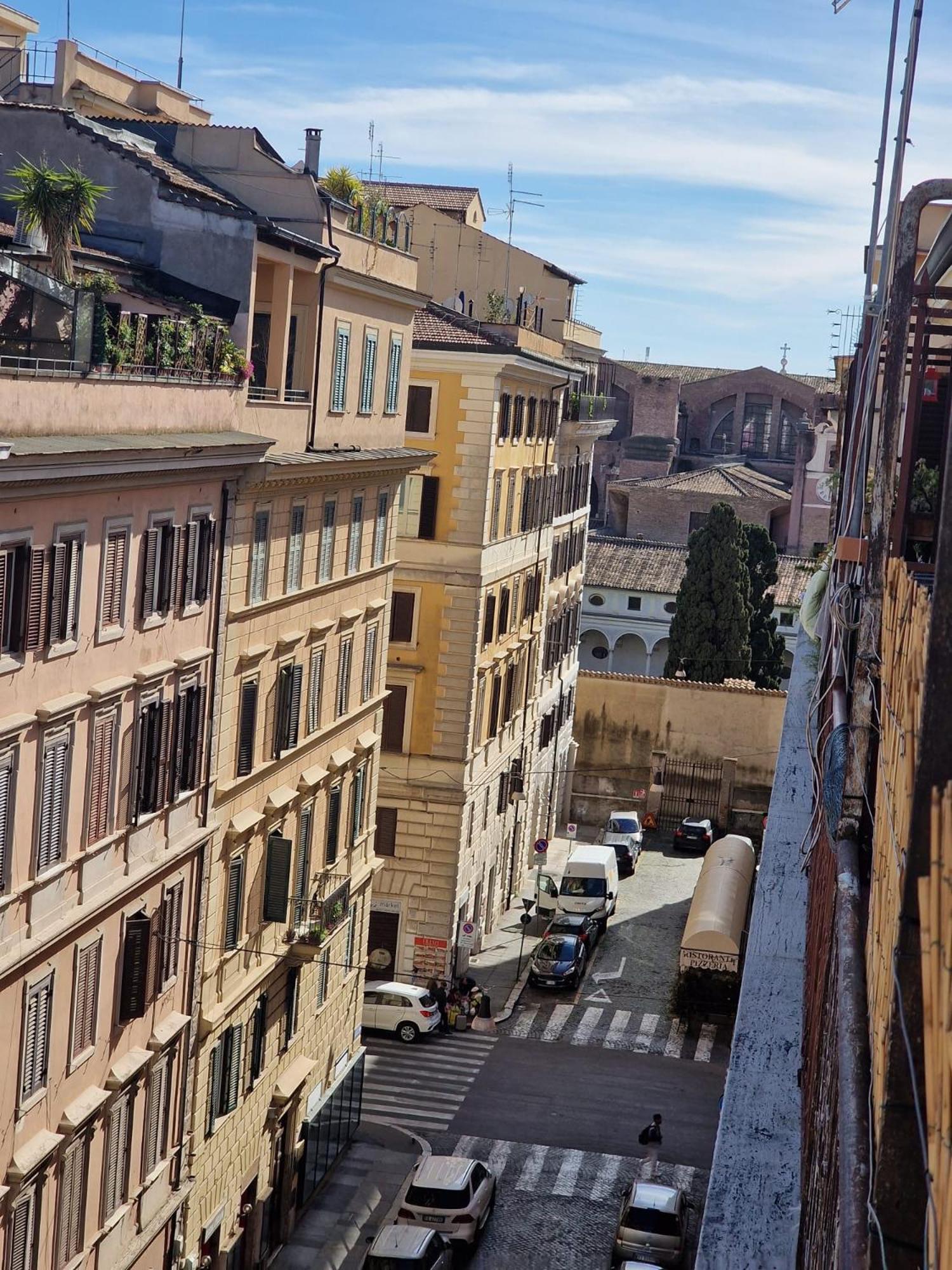 Appartamento-castro Pretorio * Rome