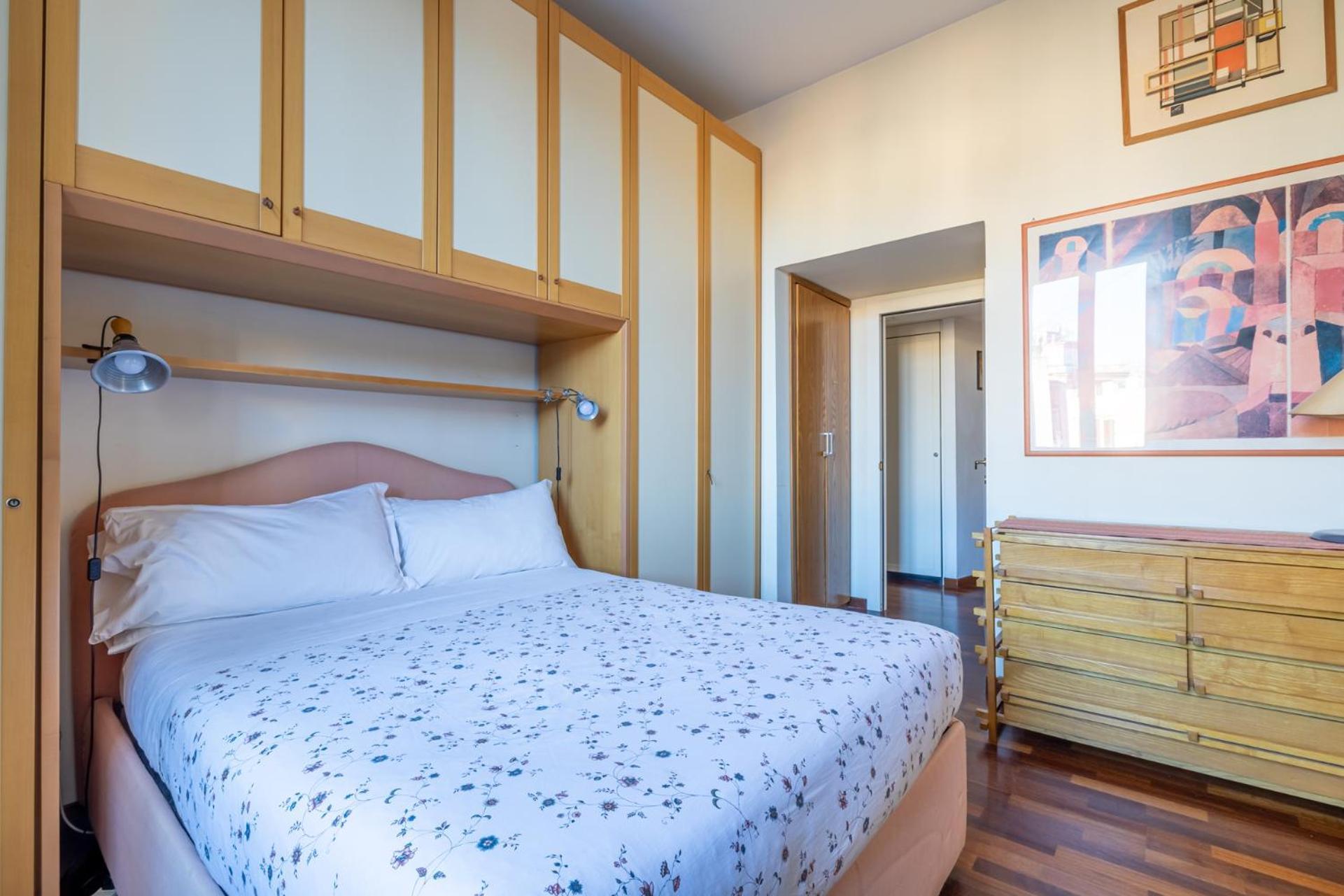 New Trastevere Home: Big, Elegant, Comfy Apartment