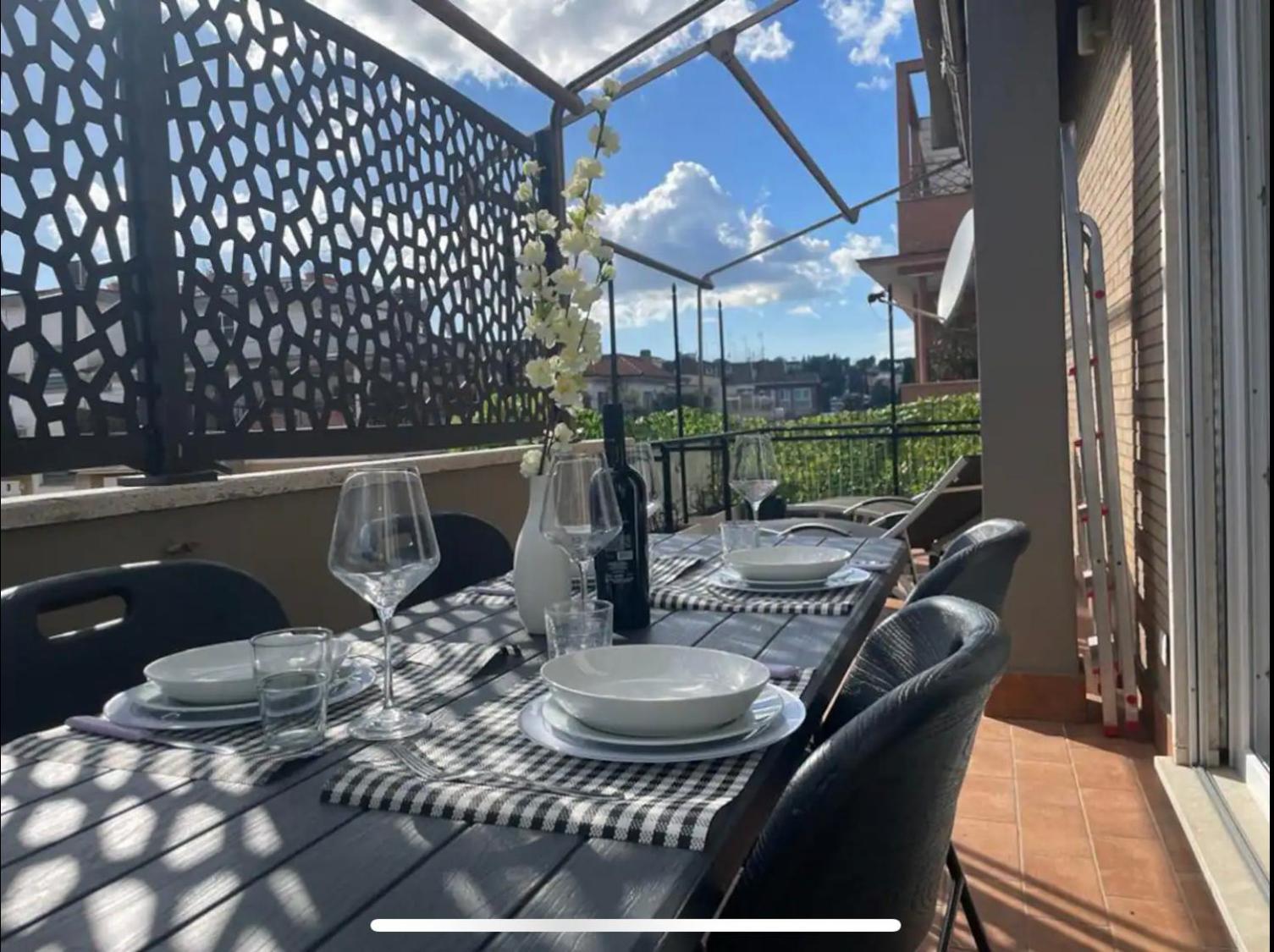 La Terrazza Di Vigna Clara Apartment