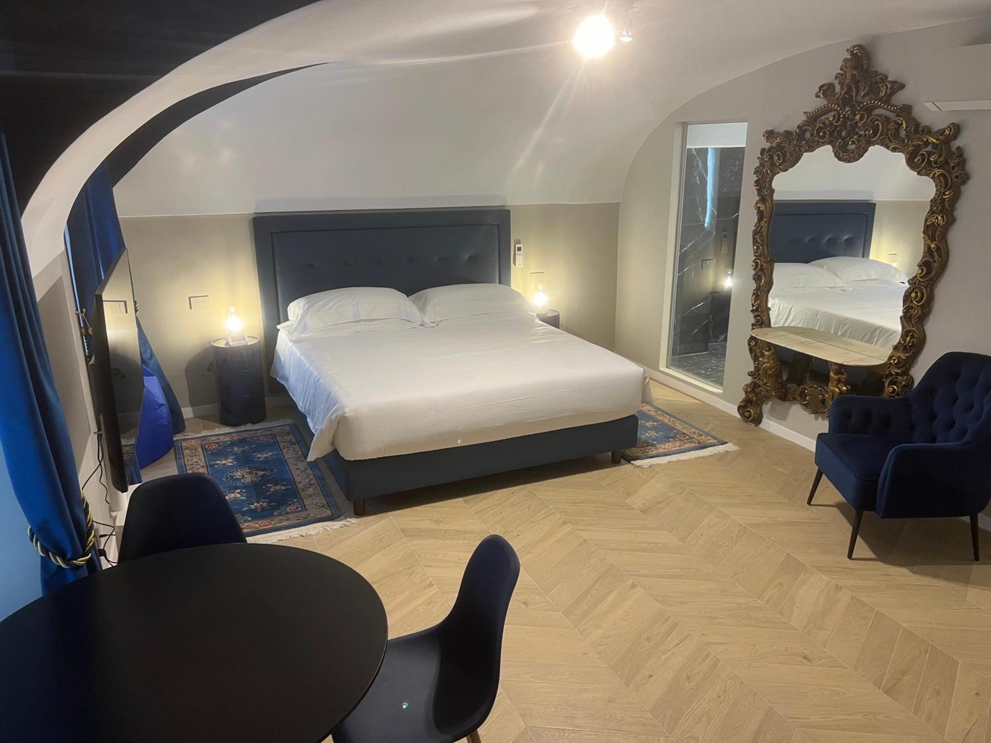 Luxury Blue Suites- Imperial *