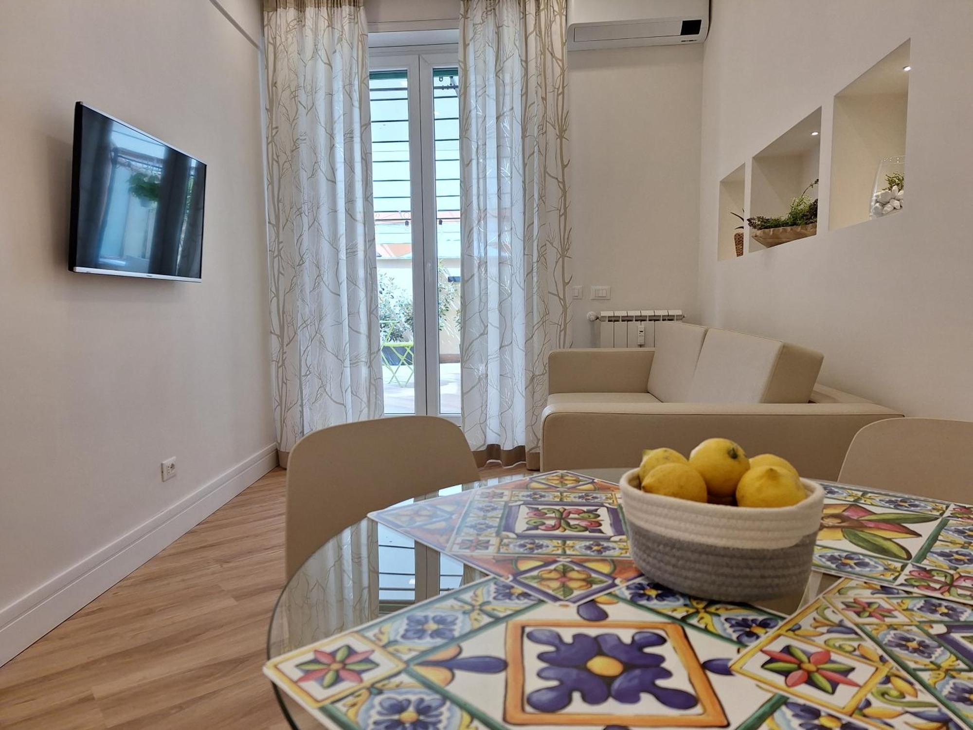 Peaceful 2 Bedrooms With Patio, Near Metro A Apartment Rome