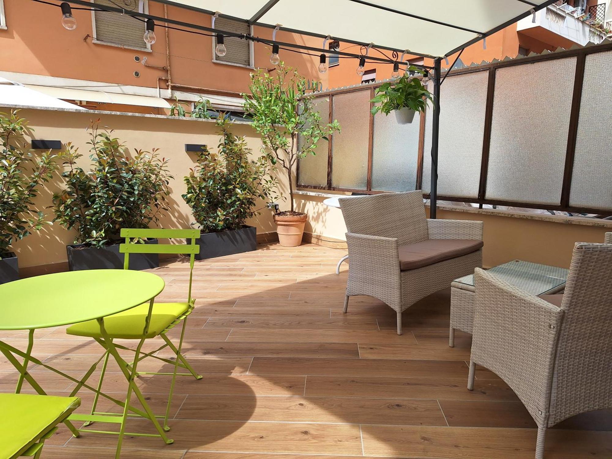Apartment Peaceful 2 Bedrooms With Patio, Near Metro A *