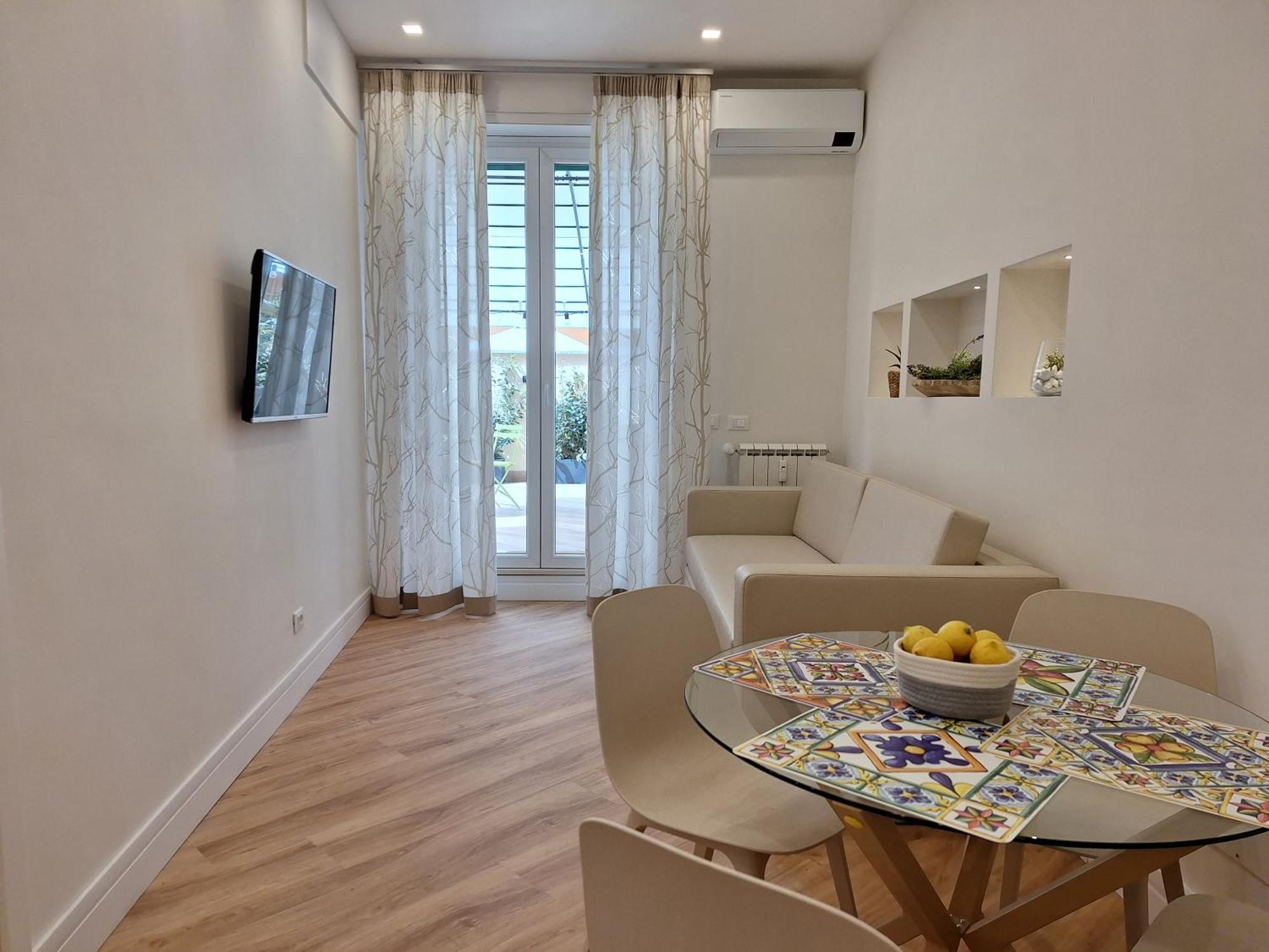 Apartment Peaceful 2 Bedrooms With Patio, Near Metro A *