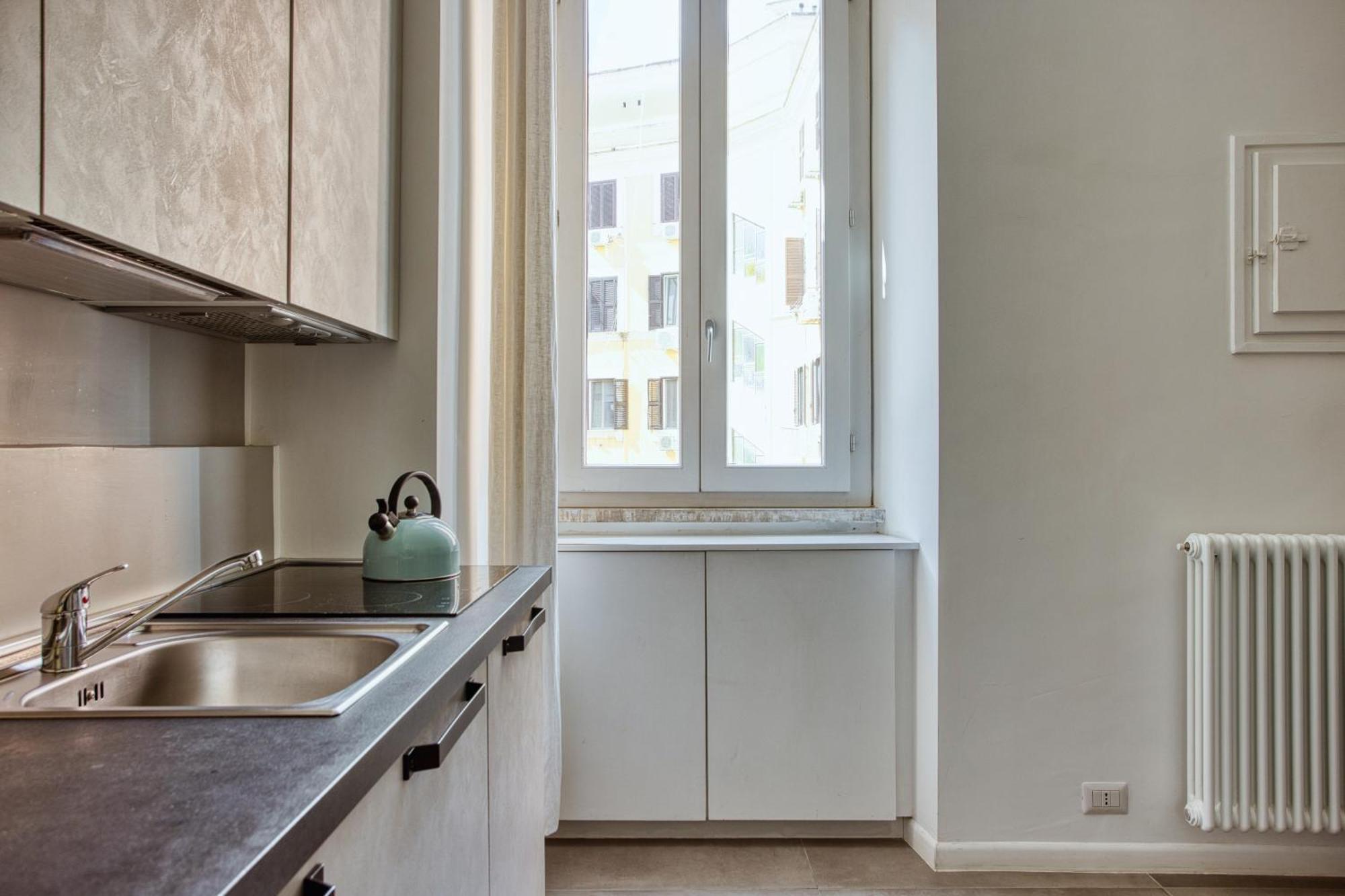 Clausim Domus: New Brightful Flat Next To The Vatican Rome