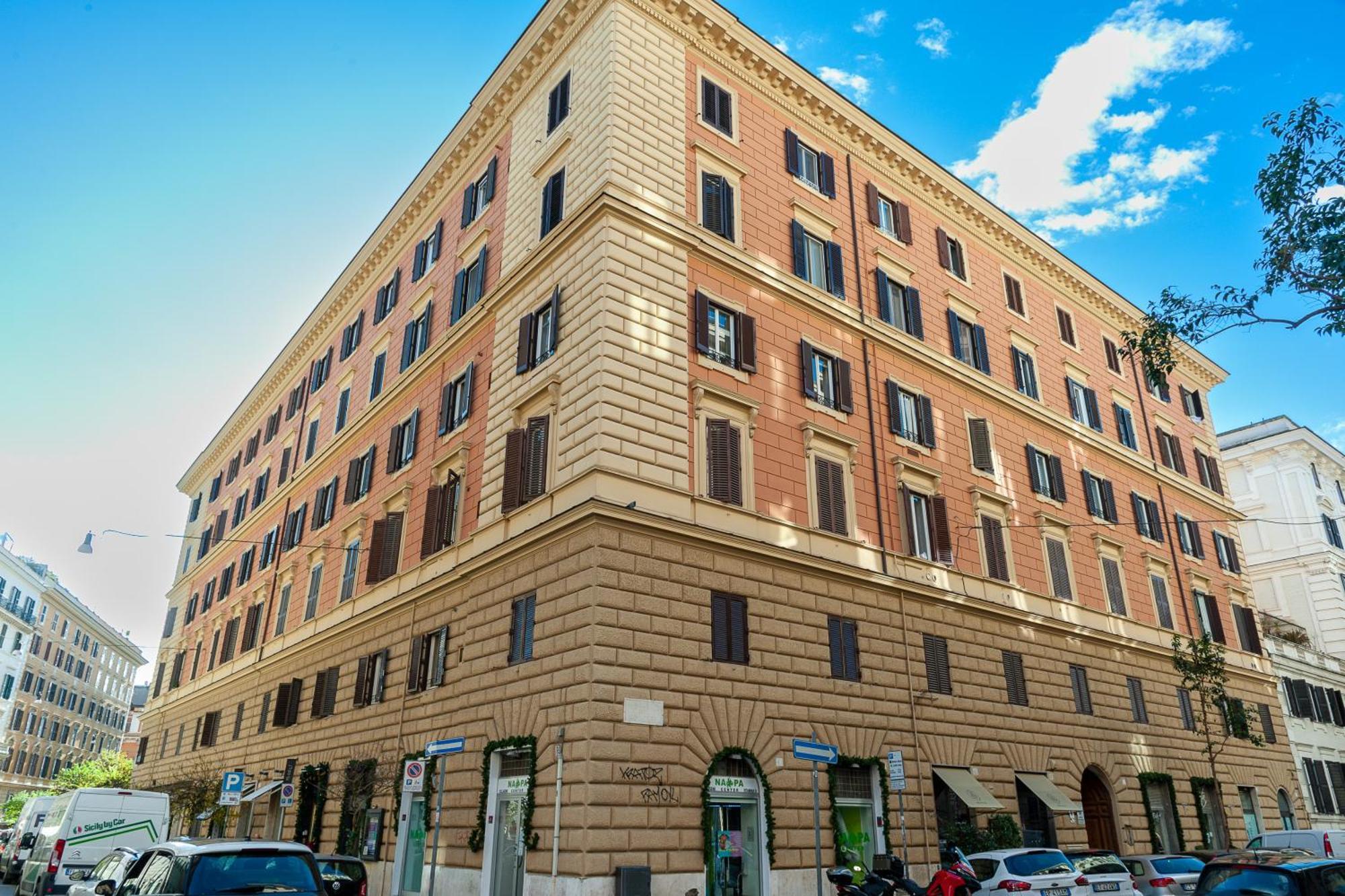 Apartment Clausim Domus: New Brightful Flat Next To The Vatican