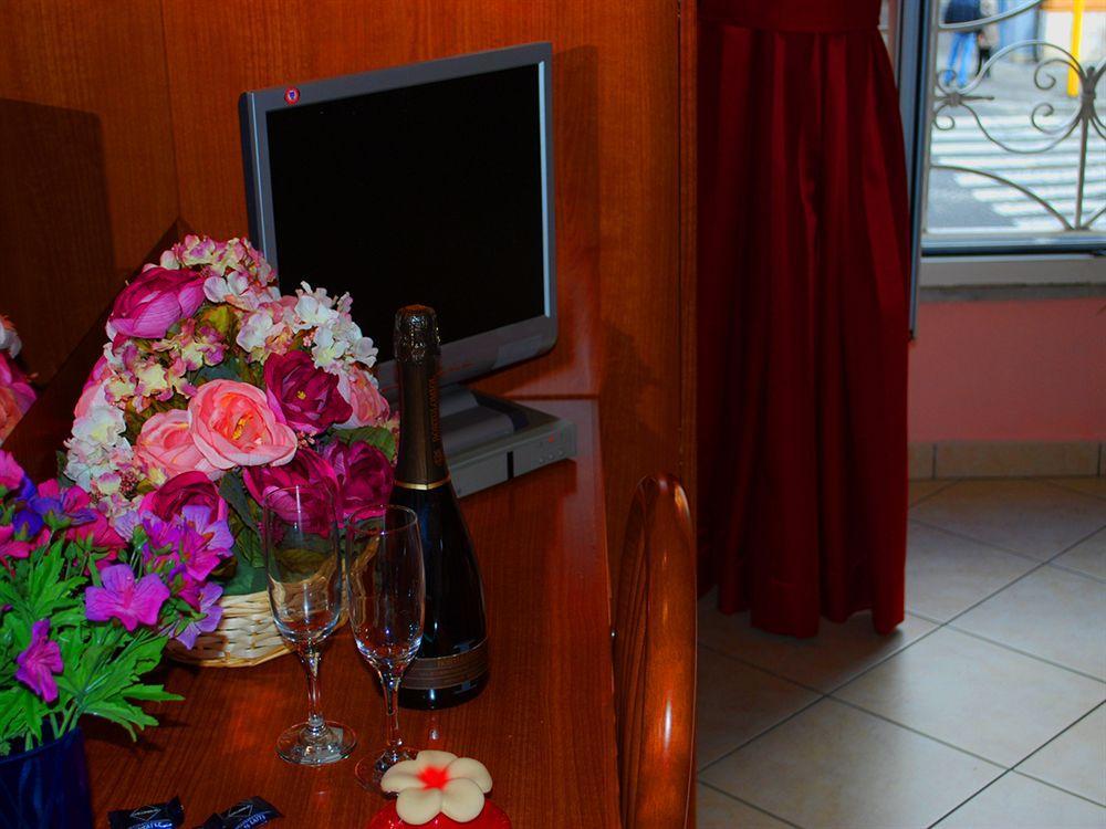 Bed & Breakfast In Vale&hillary Colosseo Rome