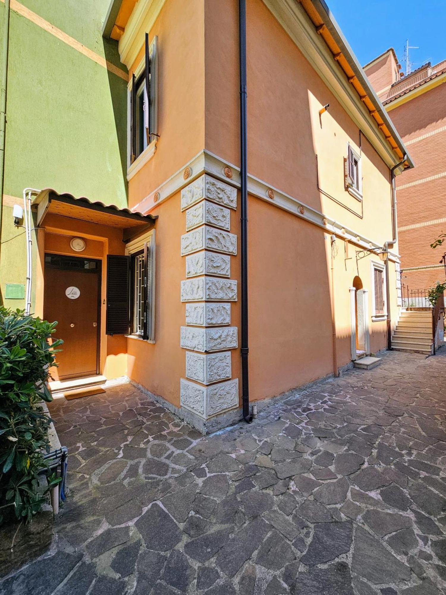 Leon Modern Near Subway - Ground Floor Apartment Rome