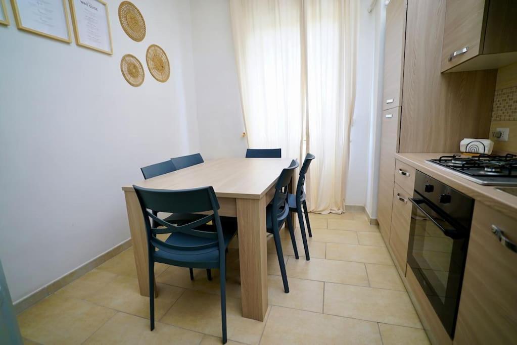 Apartment Nine Stops From The Colosseum *