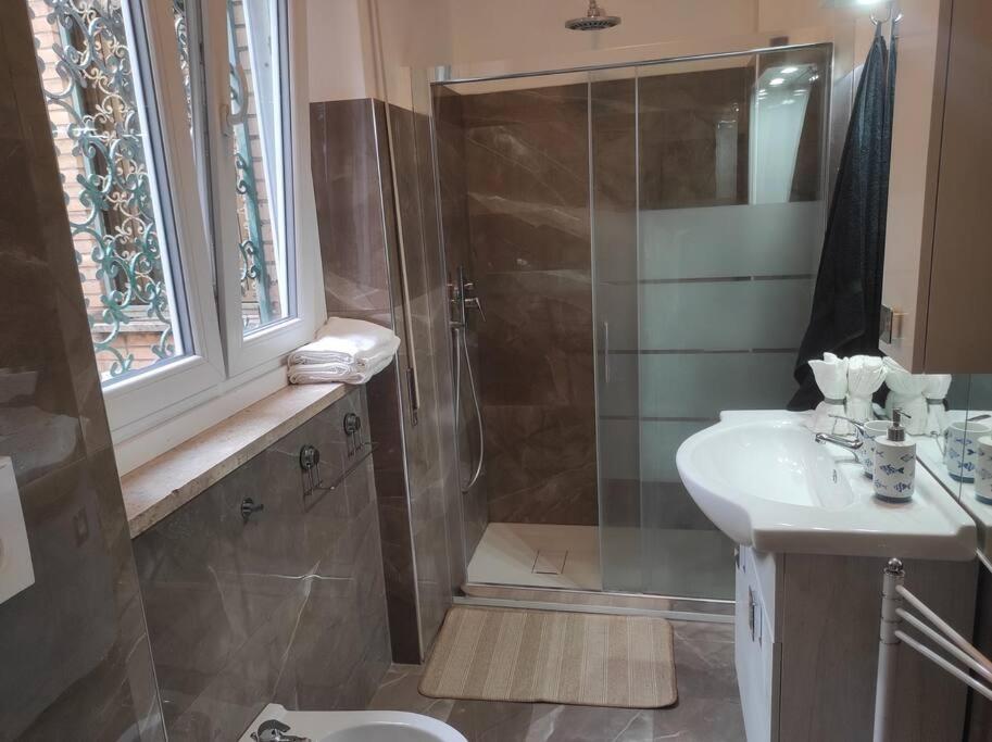 In The Heart Of Trastevere Apartment