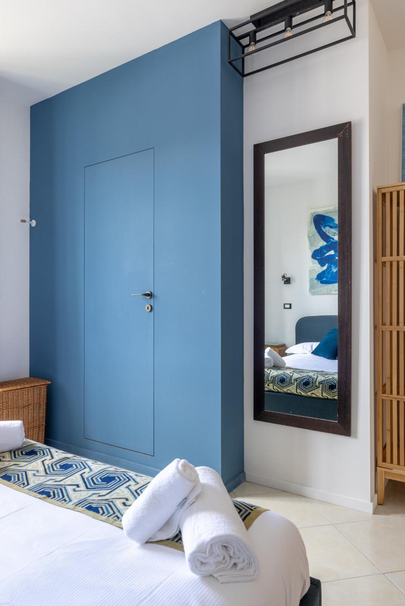 Spacious With Terrace 3 Bedroom, Metroa Battistini Apartment Rome
