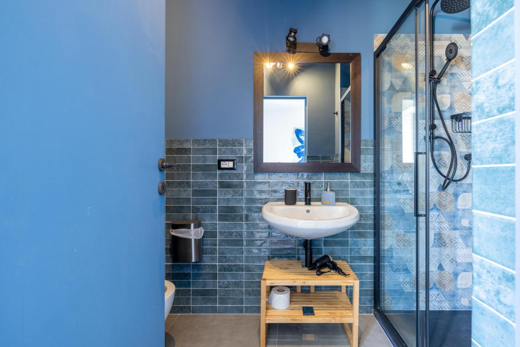 Spacious With Terrace 3 Bedroom, Metroa Battistini Apartment