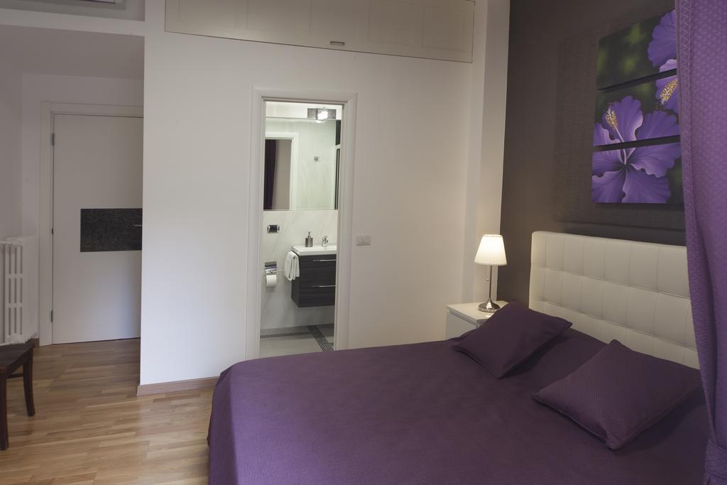 Guest house Astoria Golden House *