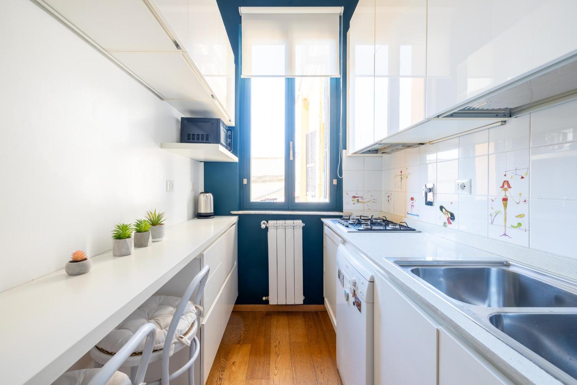 Elegant With Two Bedrooms Apartment *