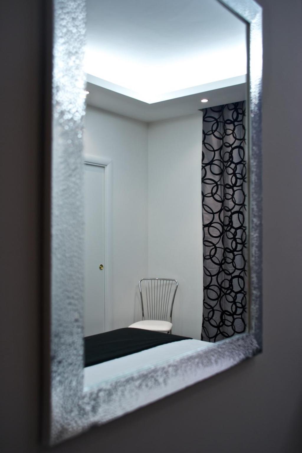 Roma Naif Rooms