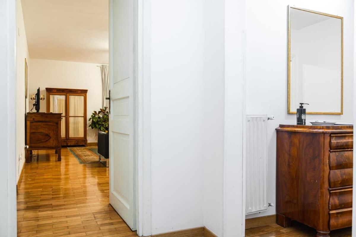 Apartment La Magnolia A C Balcony Office Piazza Navona Spanish Steps