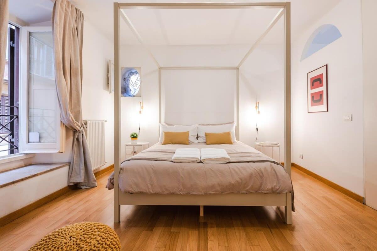 La Magnolia A C Balcony Office Piazza Navona Spanish Steps Rome