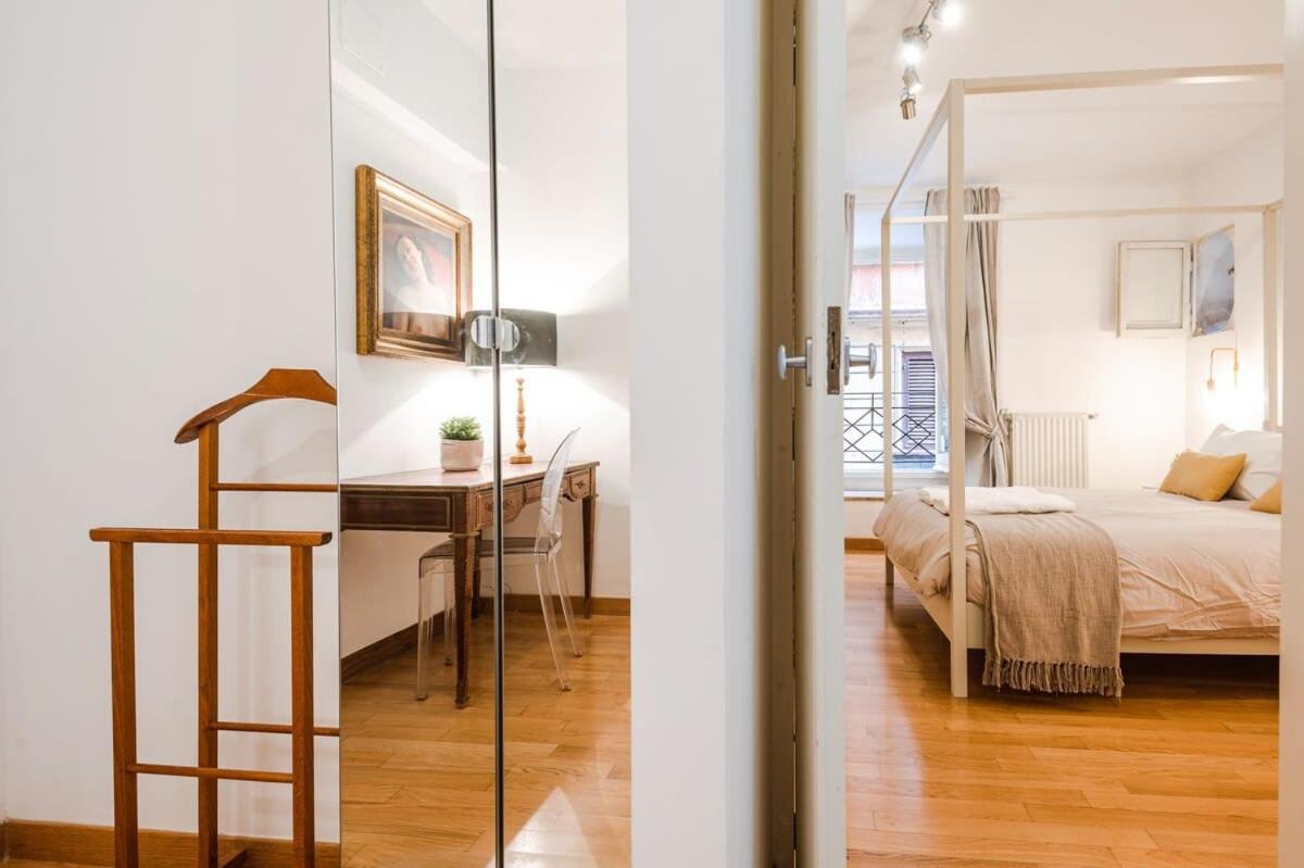 Apartment La Magnolia A C Balcony Office Piazza Navona Spanish Steps Rome