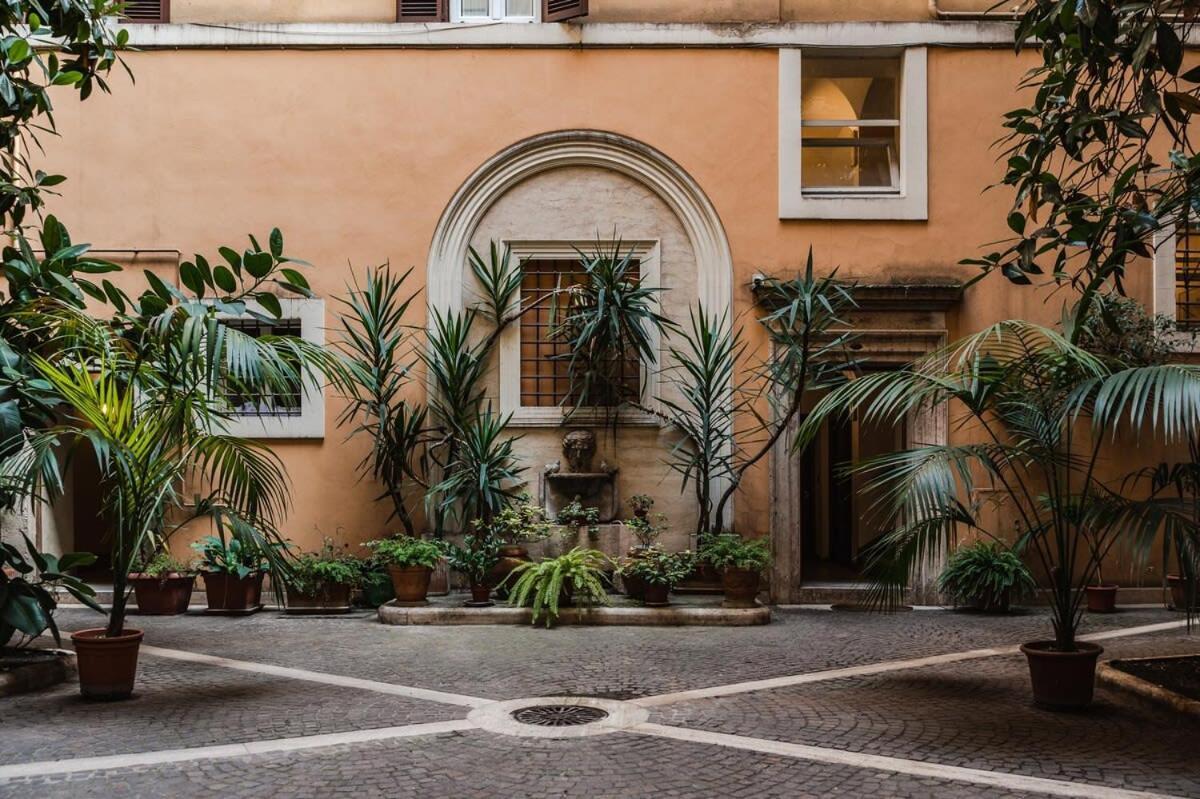 Apartment La Magnolia A C Balcony Office Piazza Navona Spanish Steps
