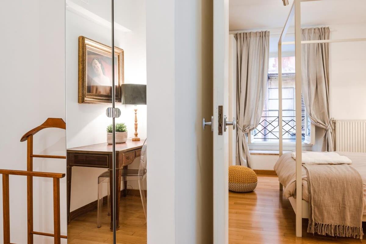 La Magnolia A C Balcony Office Piazza Navona Spanish Steps Rome