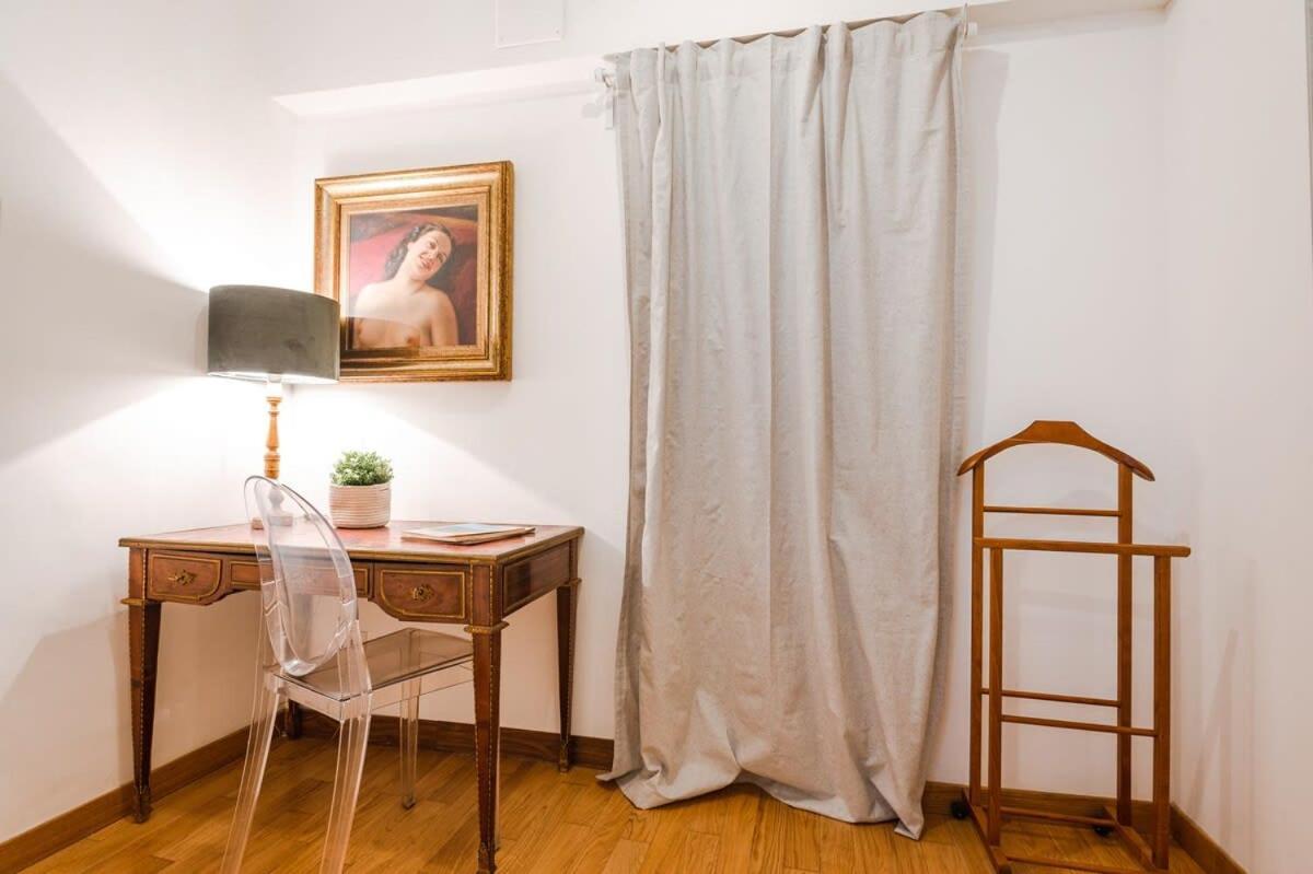 Appartamento La Magnolia A C Balcony Office Piazza Navona Spanish Steps Roma