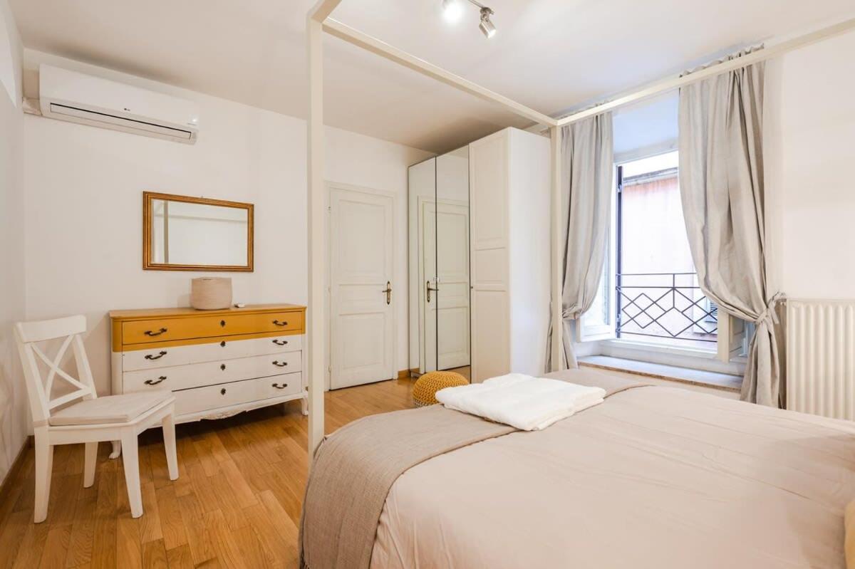La Magnolia A C Balcony Office Piazza Navona Spanish Steps Rome