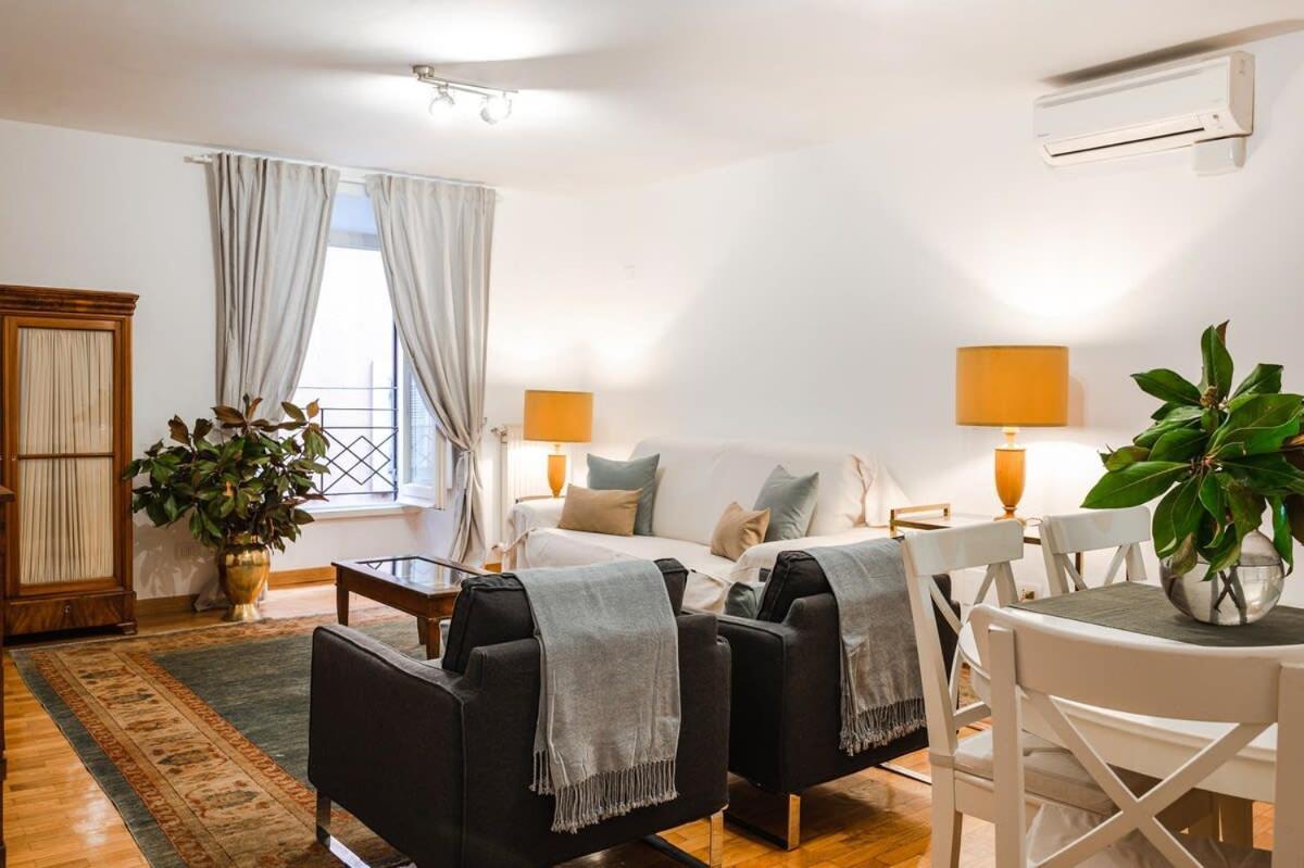 Apartment La Magnolia A C Balcony Office Piazza Navona Spanish Steps
