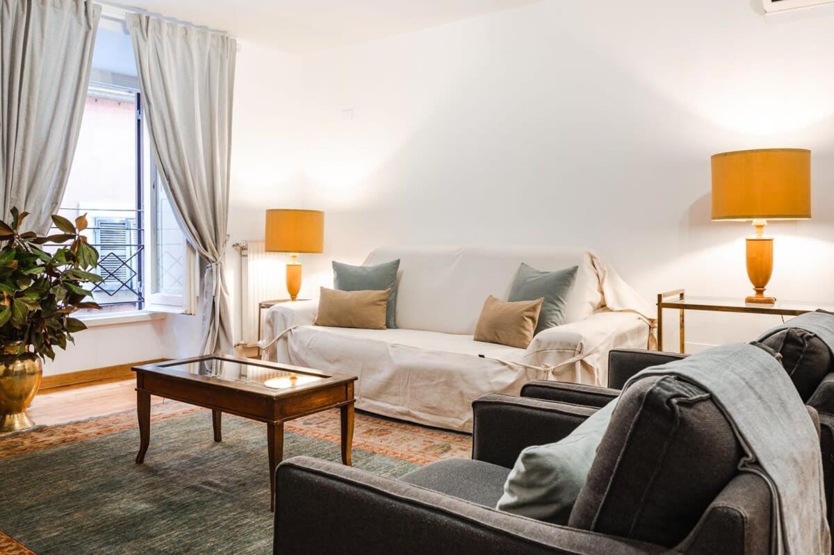 Apartment La Magnolia A C Balcony Office Piazza Navona Spanish Steps *
