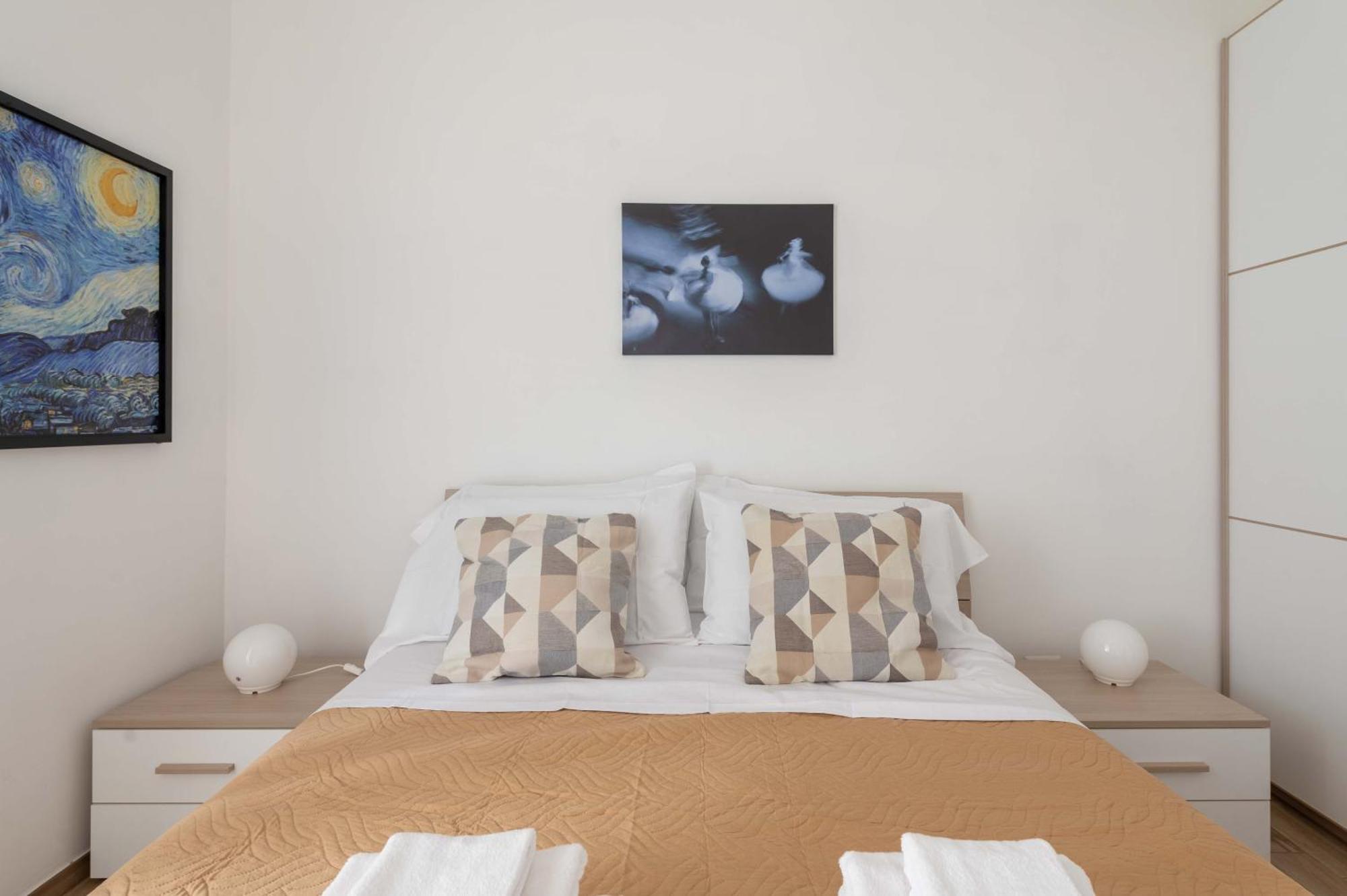 Apartment Loverhome 1 *