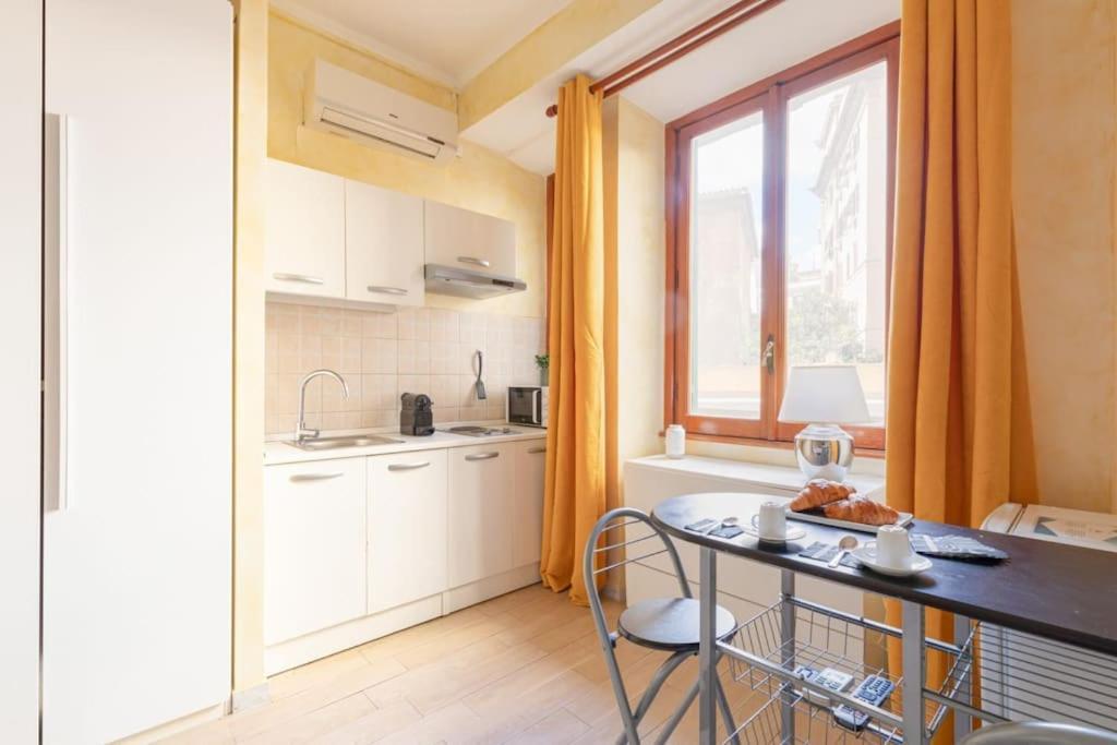 Private In A With Private Bathroom N3