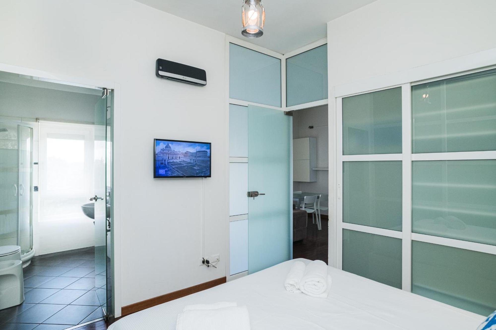 Harry's Flat 38