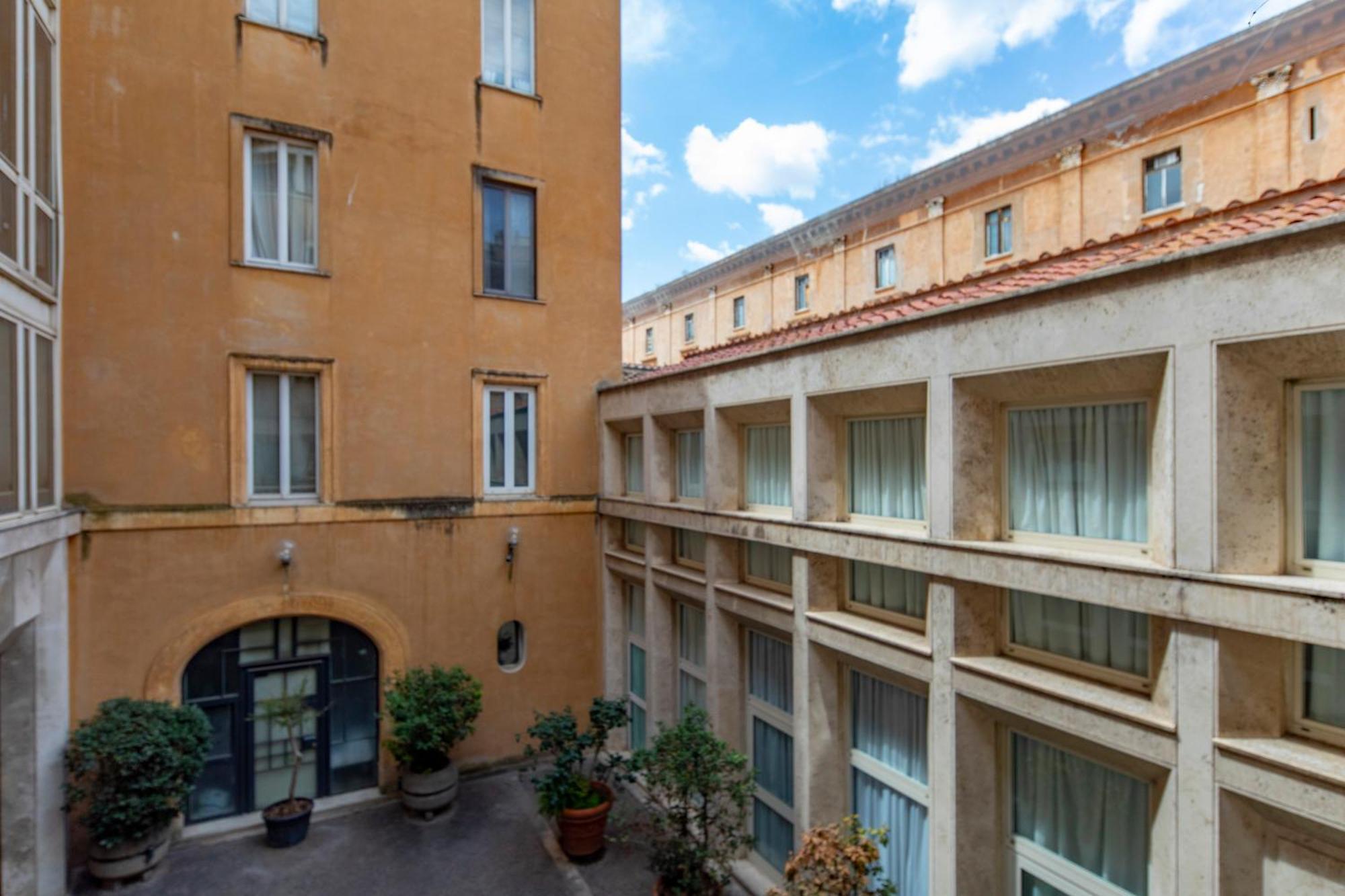 Elizabeth's Place, Spanish Steps Apartment