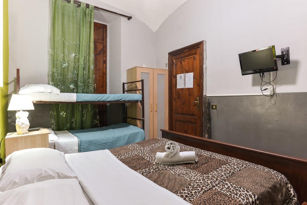 Napoleon Hostel *