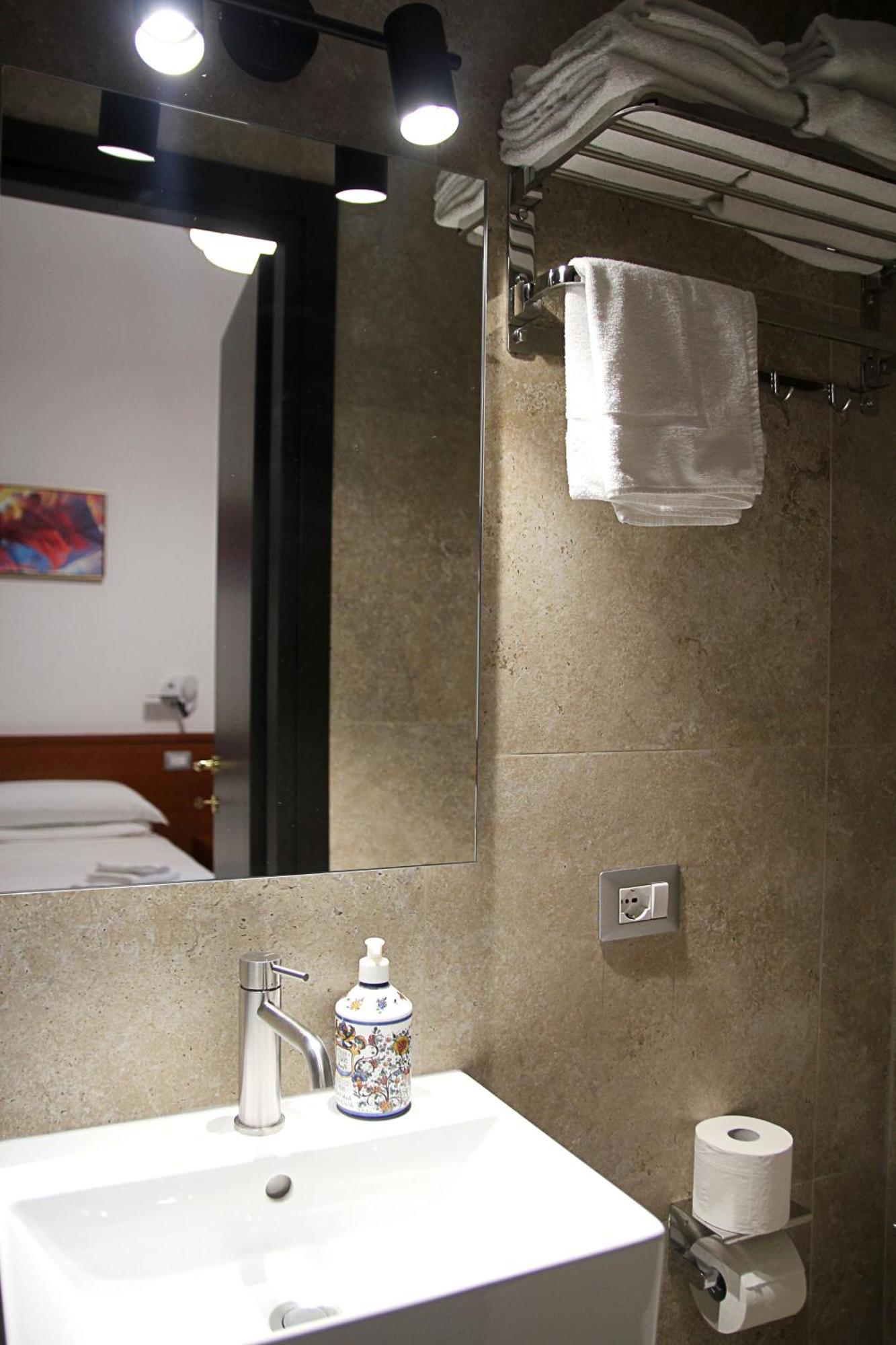 Principe Powered By Joyful Guest house