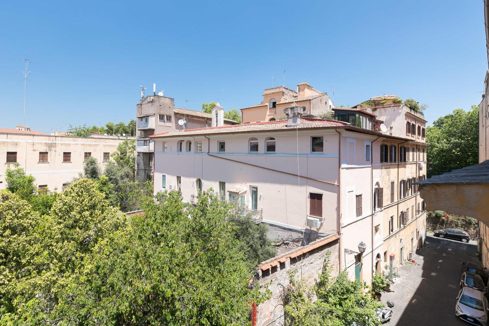 Trastevere Charming Penthouse Roma