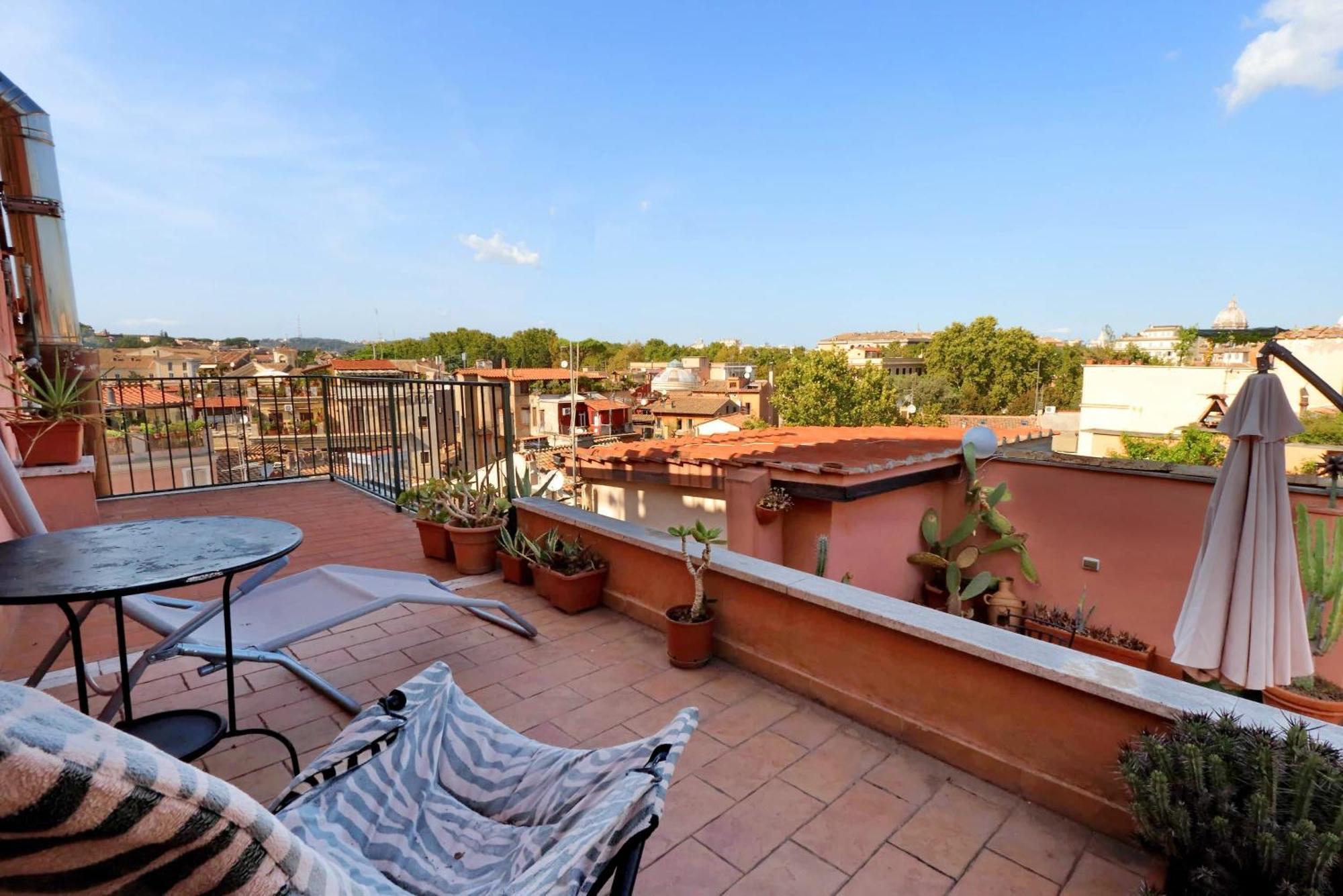 Apartment Vicolo Del Cinque Penthouse | Romeloft *
