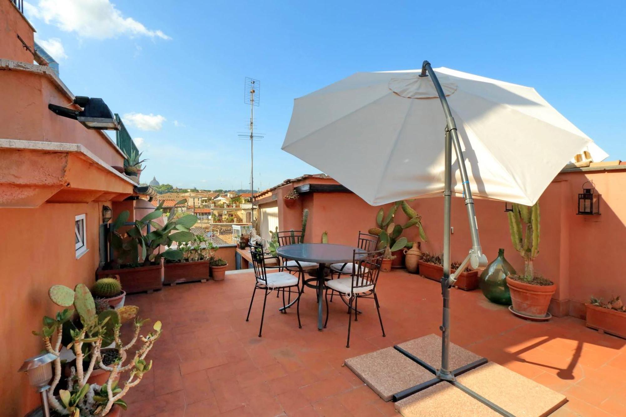 Apartment Vicolo Del Cinque Penthouse | Romeloft *