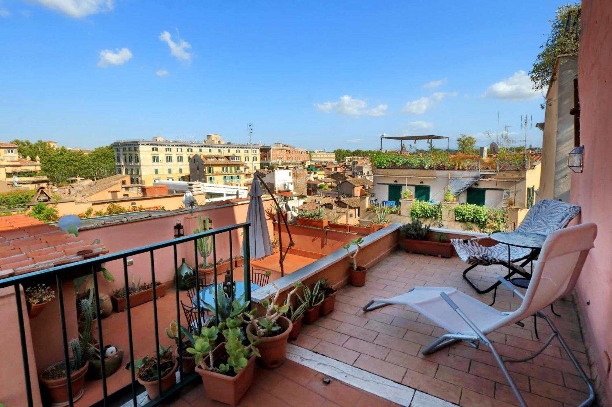 Vicolo Del Cinque Penthouse | Romeloft Apartment *