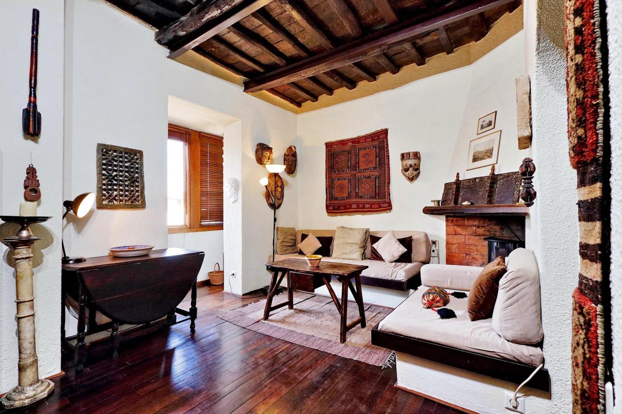 Vicolo Del Cinque Penthouse | Romeloft Apartment *