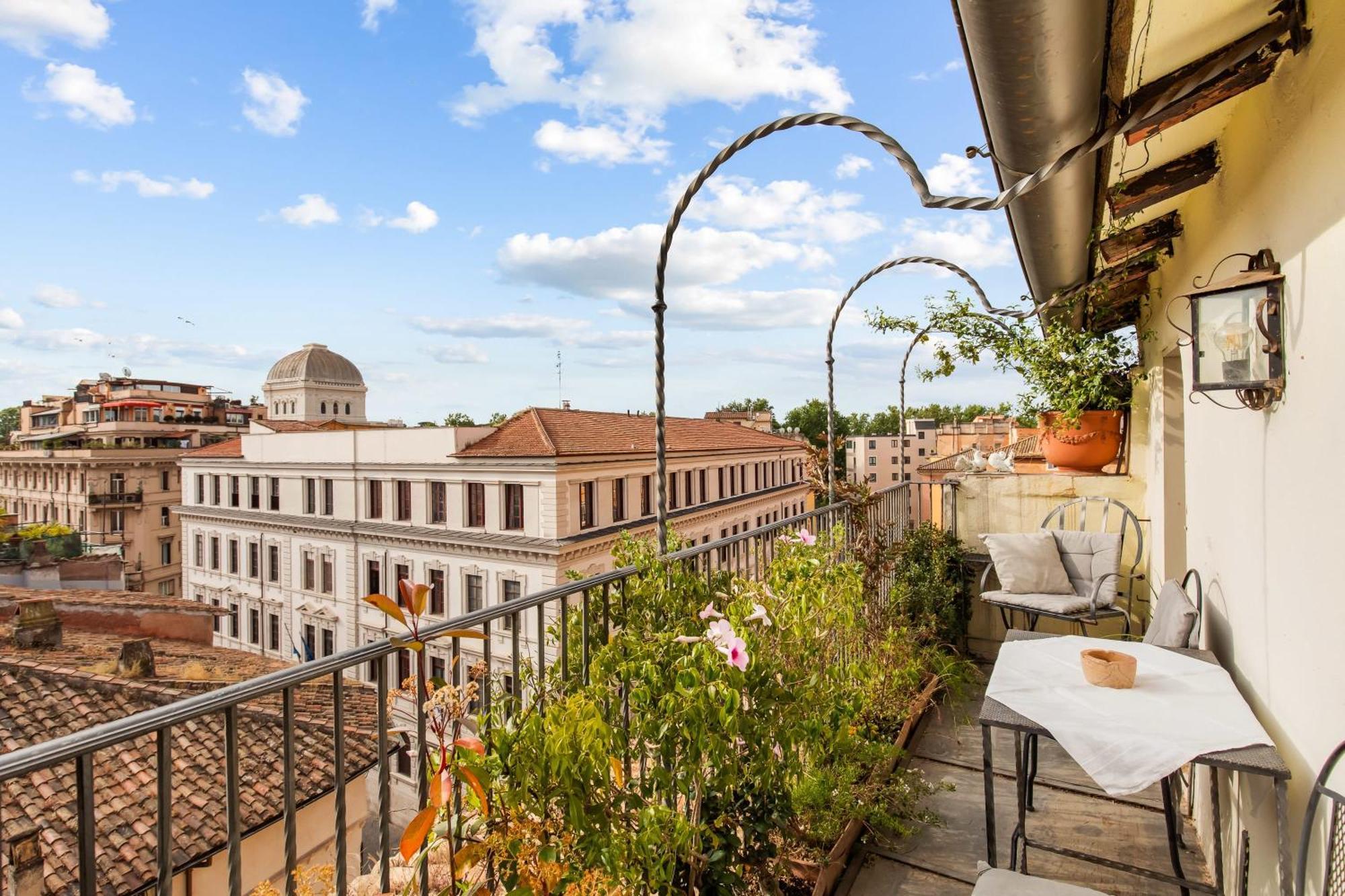Piazza Mattei Terrace | Romeloft